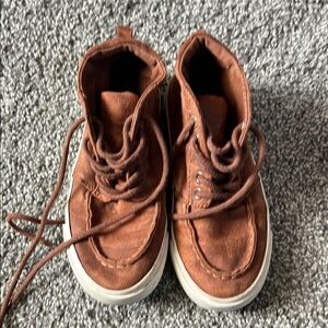 Kids Brown High-Top Shoes